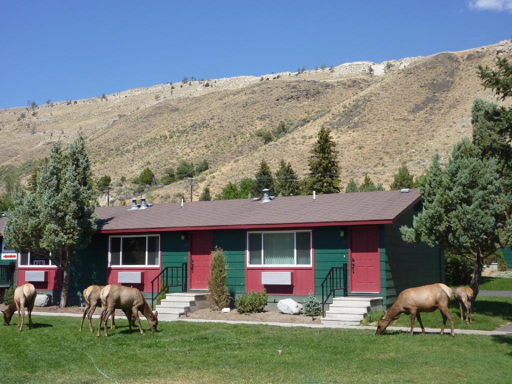 Yellowstone Gateway Inn Gardiner Eksteriør billede